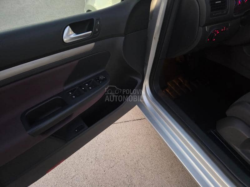 Volkswagen Golf 5 1.9TDi BXE 77/105