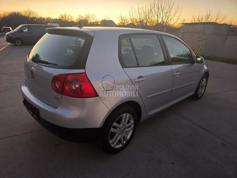Volkswagen Golf 5 1.9TDi BXE 77/105