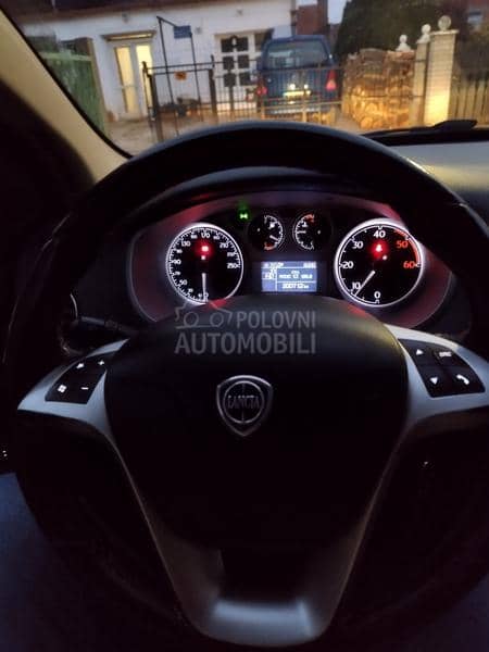 Lancia Delta 1.6 mjet