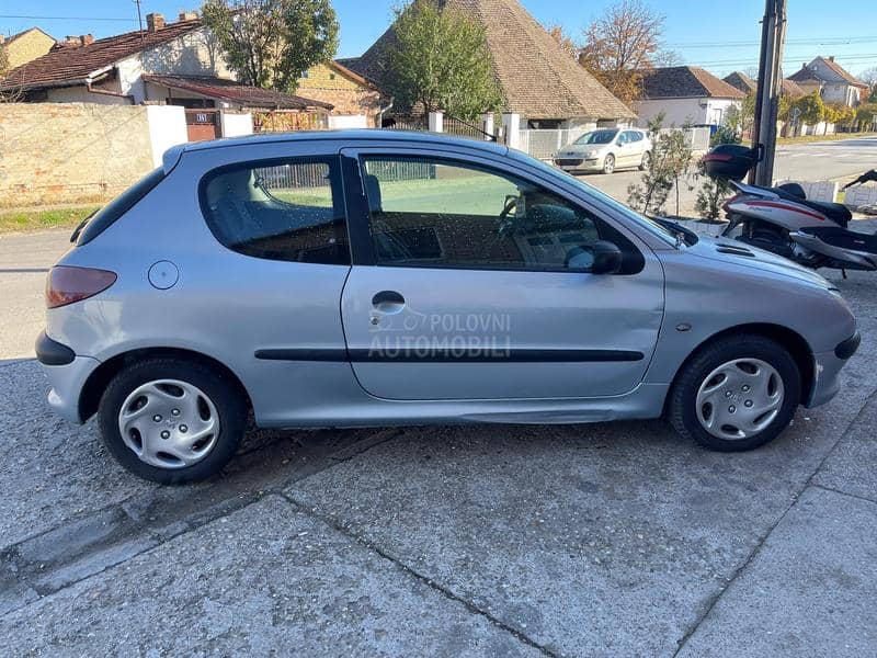 Peugeot 206 
