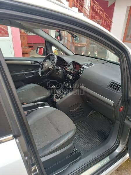 Opel Zafira 