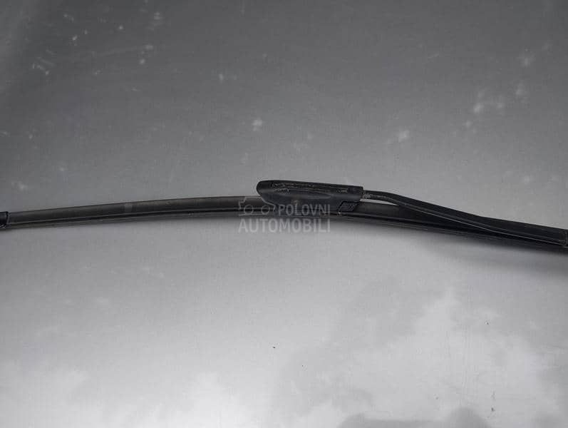 prednji levi vozacev brisac