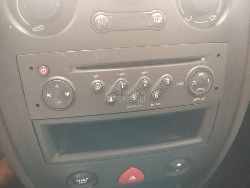 fabrički radio cd plejer