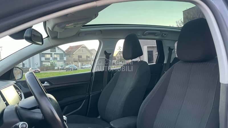 Peugeot 308 1.6HDi/PANO/LED