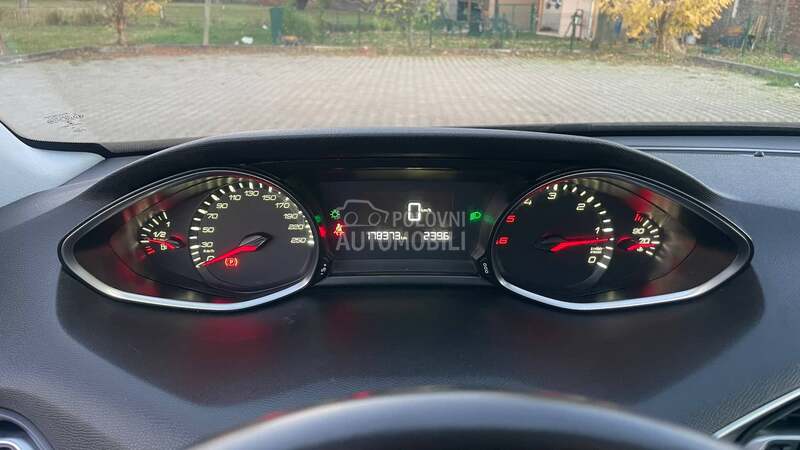 Peugeot 308 1.6HDi/PANO/LED