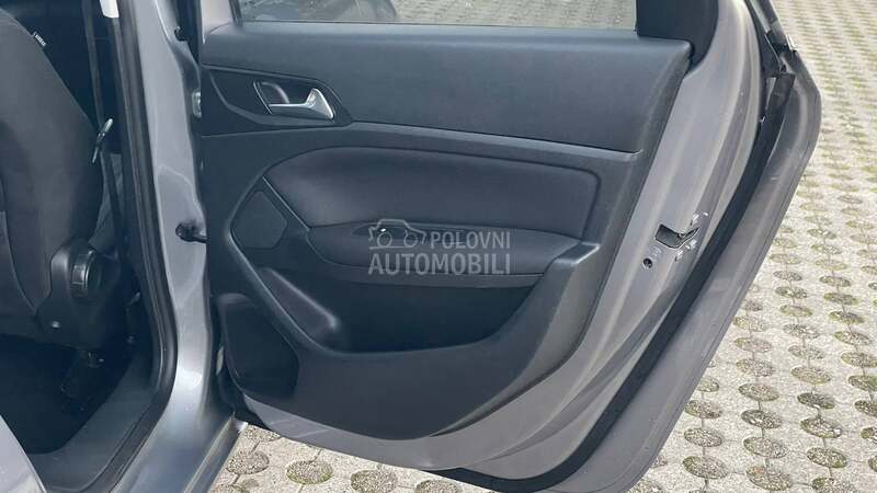 Peugeot 308 1.6HDi/PANO/LED