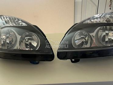Komplet farovi za Renault Clio od 2001. do 2005. god.
