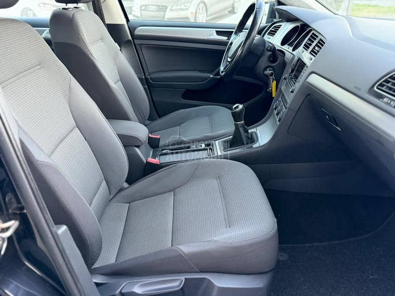 Volkswagen Golf 7 1.6TDI BLUEMOTION