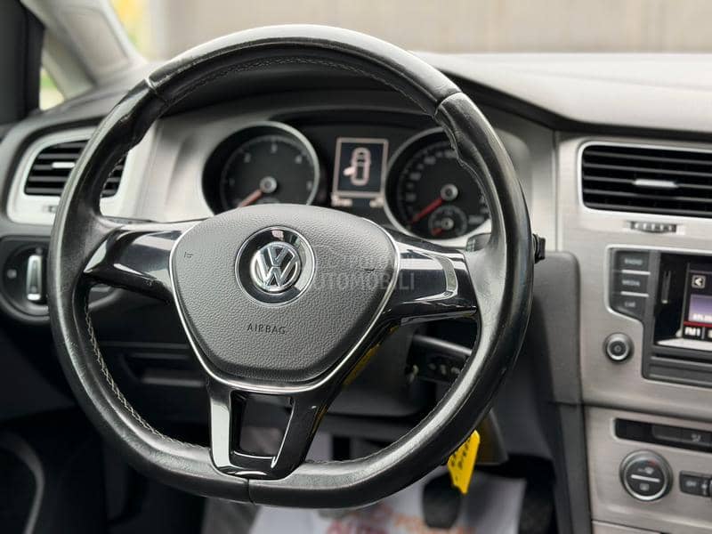 Volkswagen Golf 7 1.6TDI BLUEMOTION