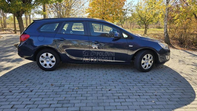 Opel Astra J 1.6