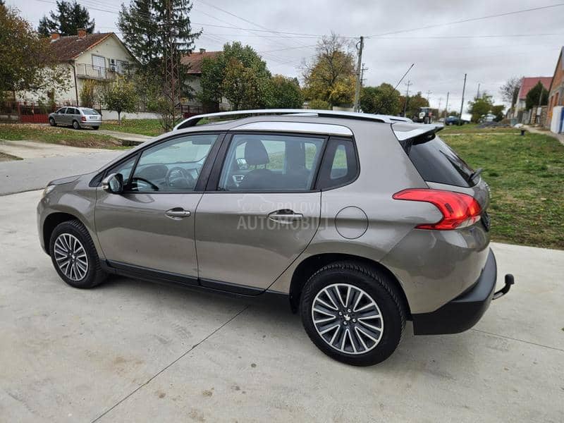 Peugeot 2008 1.2 PURETECH PANO