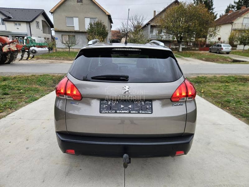 Peugeot 2008 1.2 PURETECH PANO