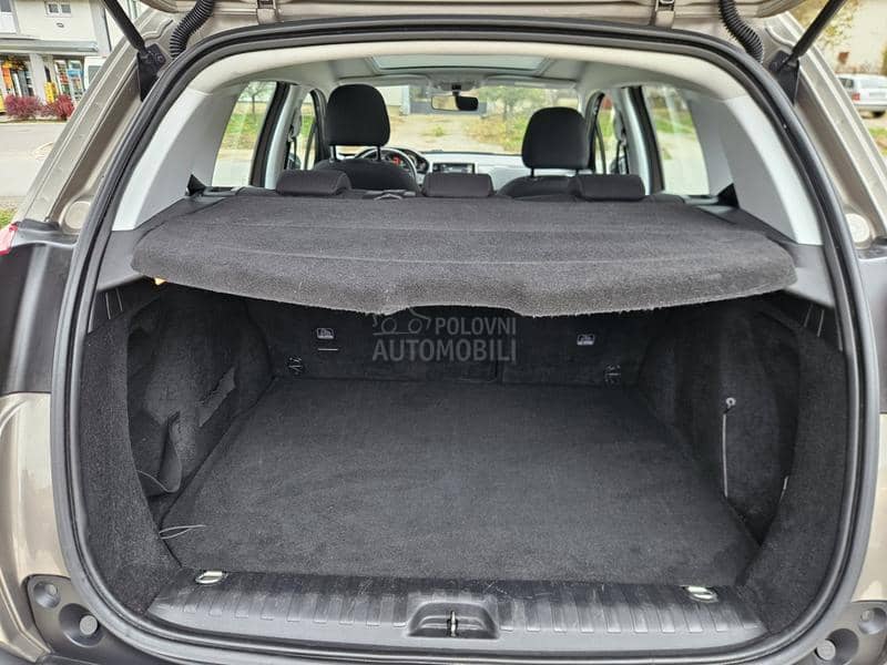 Peugeot 2008 1.2 PURETECH PANO