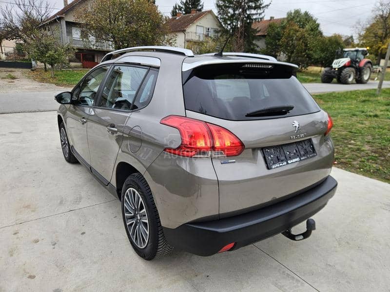 Peugeot 2008 1.2 PURETECH PANO