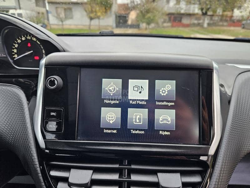 Peugeot 2008 1.2 PURETECH PANO