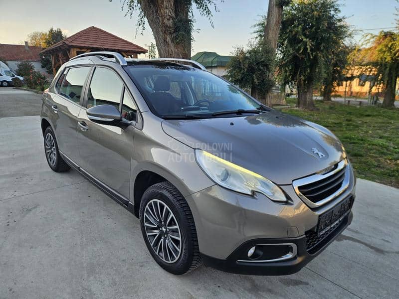 Peugeot 2008 1.2 PURETECH PANO