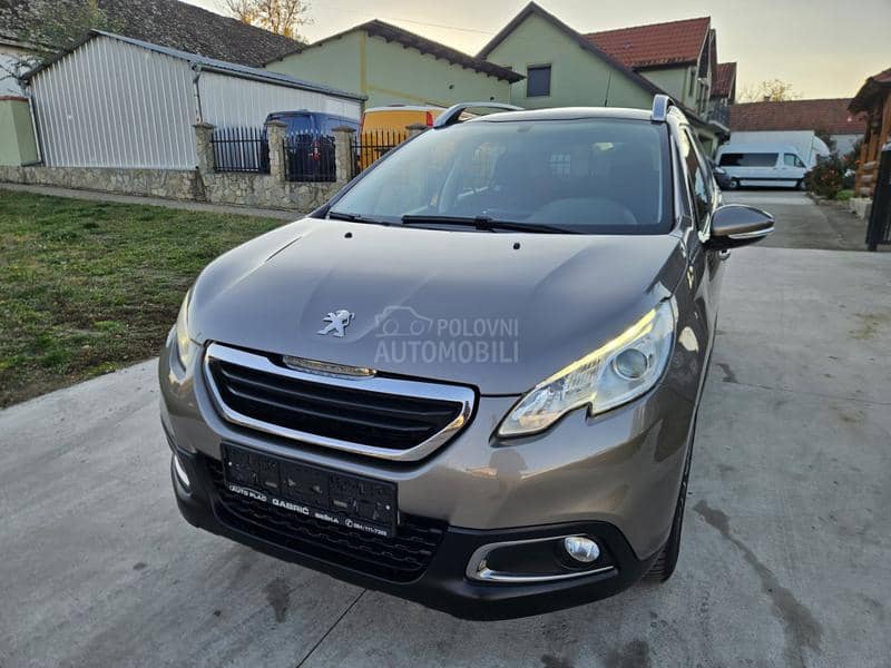 Peugeot 2008 1.2 PURETECH PANO