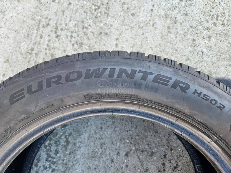 Falken 215/55 R17 Zimska