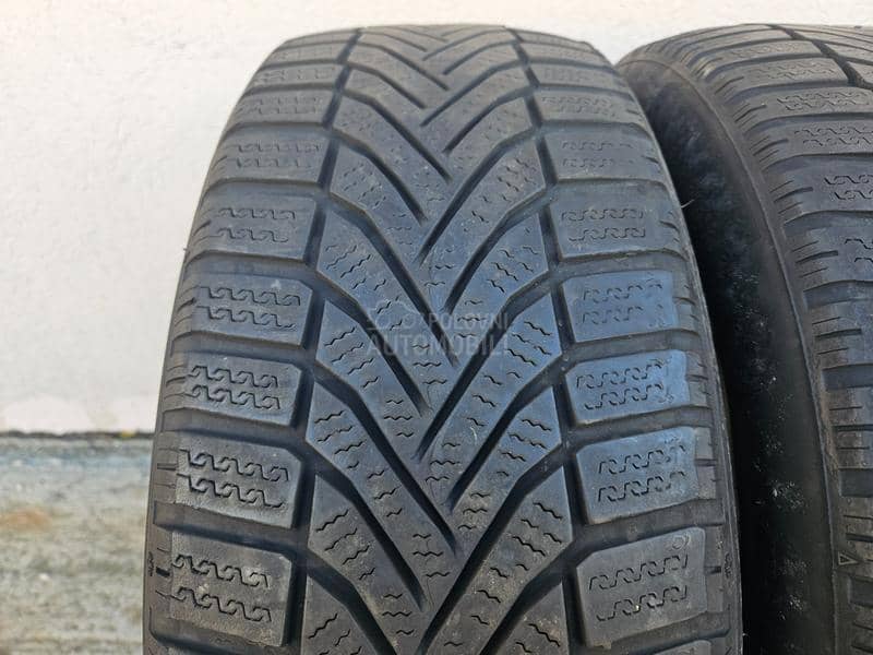 Falken 215/55 R17 Zimska