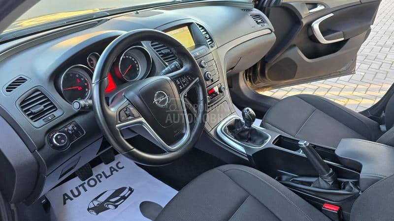 Opel Insignia 1.4 ESSENTIA