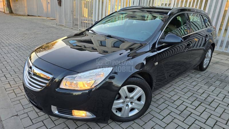 Opel Insignia 1.4 ESSENTIA