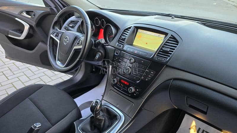 Opel Insignia 1.4 ESSENTIA