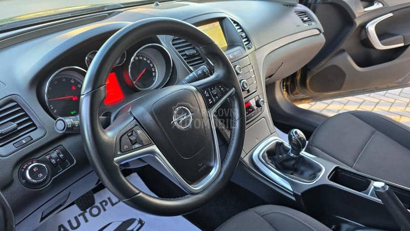 Opel Insignia 1.4 ESSENTIA