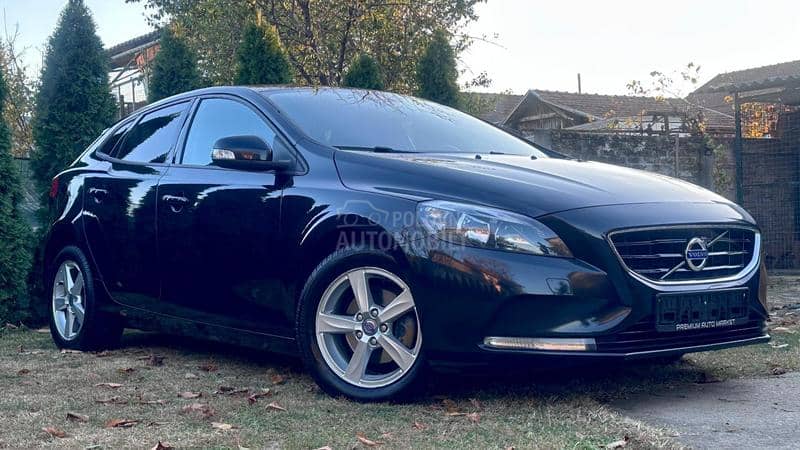 Volvo V40 1.6//NAV-i//N-O-V//