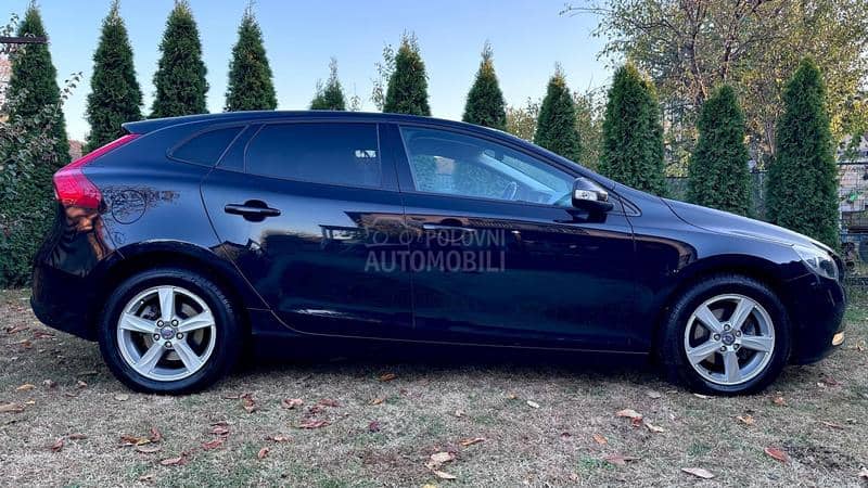 Volvo V40 1.6//NAV-i//N-O-V//