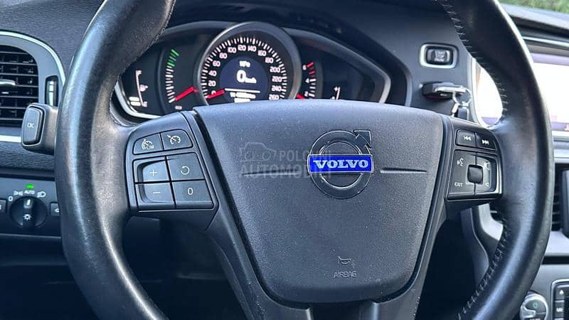 Volvo V40 1.6//NAV-i//N-O-V//