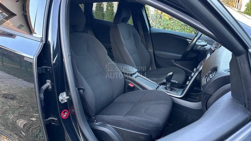 Volvo V40 1.6//NAV-i//N-O-V//