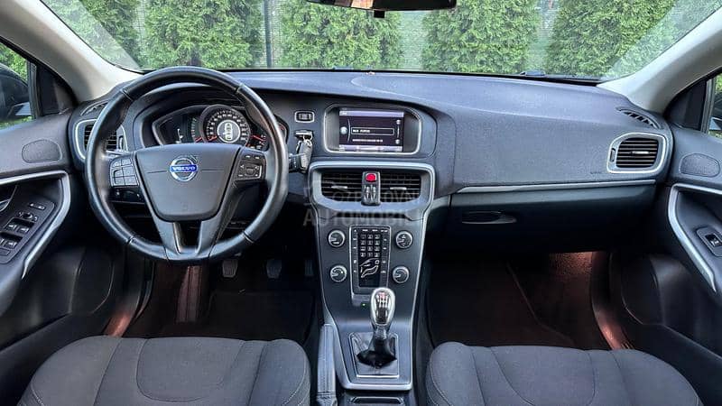 Volvo V40 1.6//NAV-i//N-O-V//