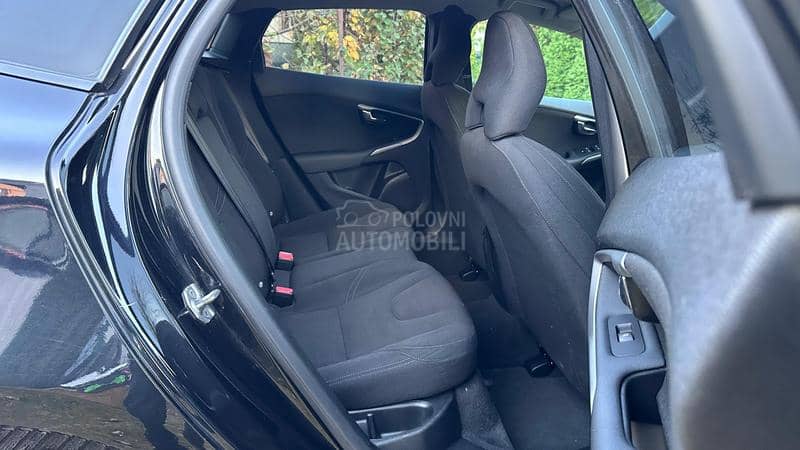 Volvo V40 1.6//NAV-i//N-O-V//