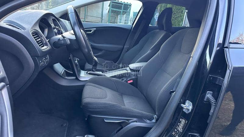 Volvo V40 1.6//NAV-i//N-O-V//