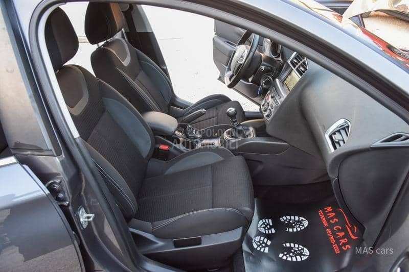 Citroen C4 1.2 i SST CH