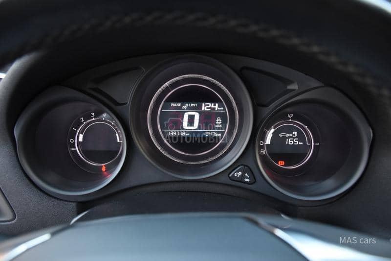 Citroen C4 1.2 i SST CH