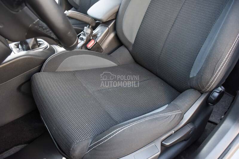 Citroen C4 1.2 i SST CH