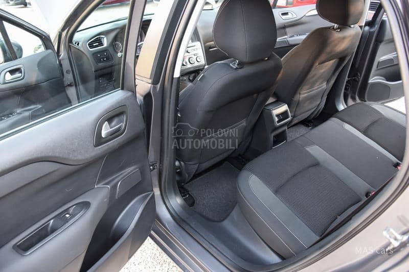 Citroen C4 1.2 i SST CH