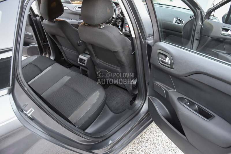 Citroen C4 1.2 i SST CH