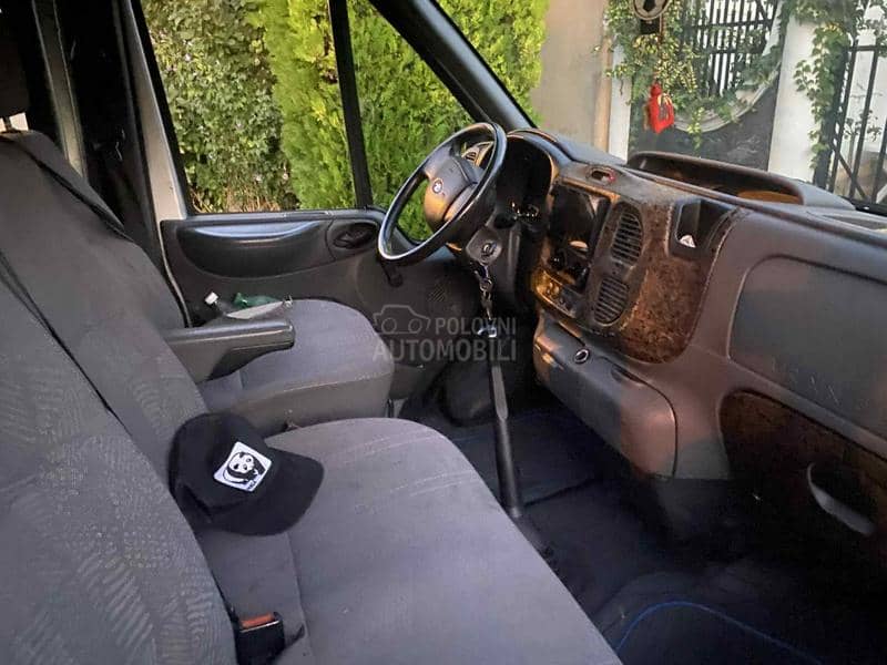 Ford Transit Custom sa tablama