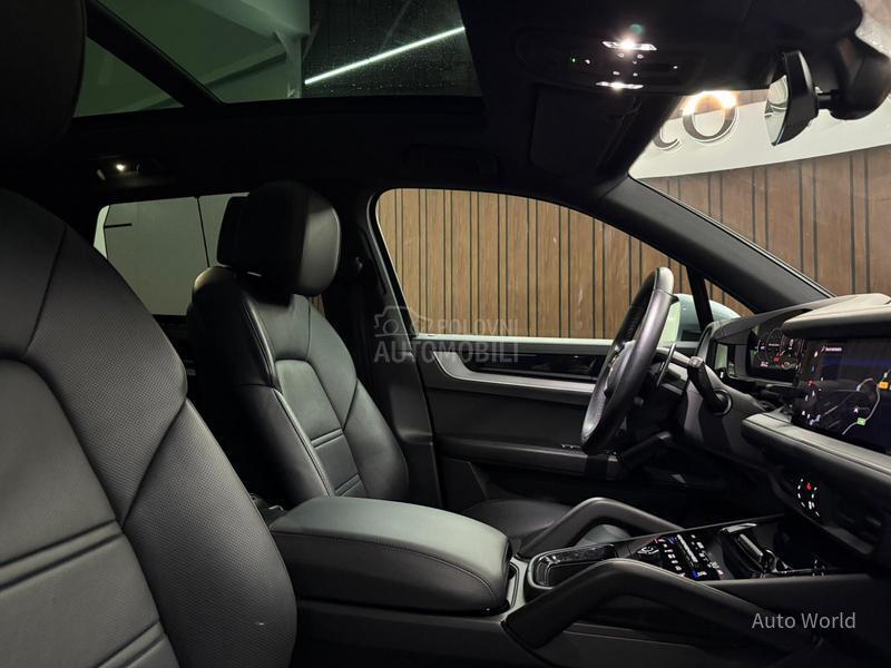 Porsche Cayenne E-Hybrid Pano