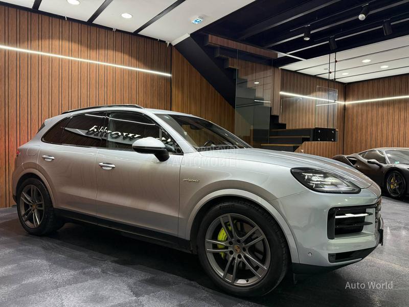 Porsche Cayenne E-Hybrid Pano