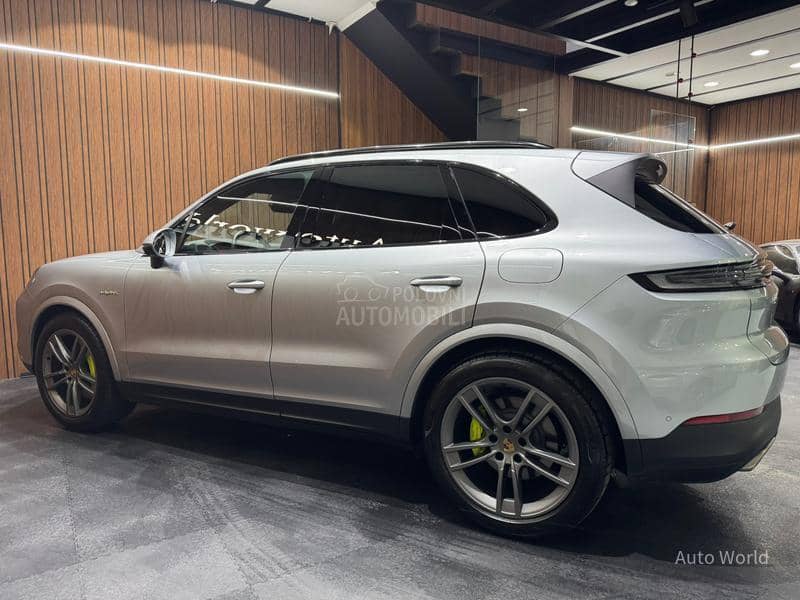 Porsche Cayenne E-Hybrid Pano