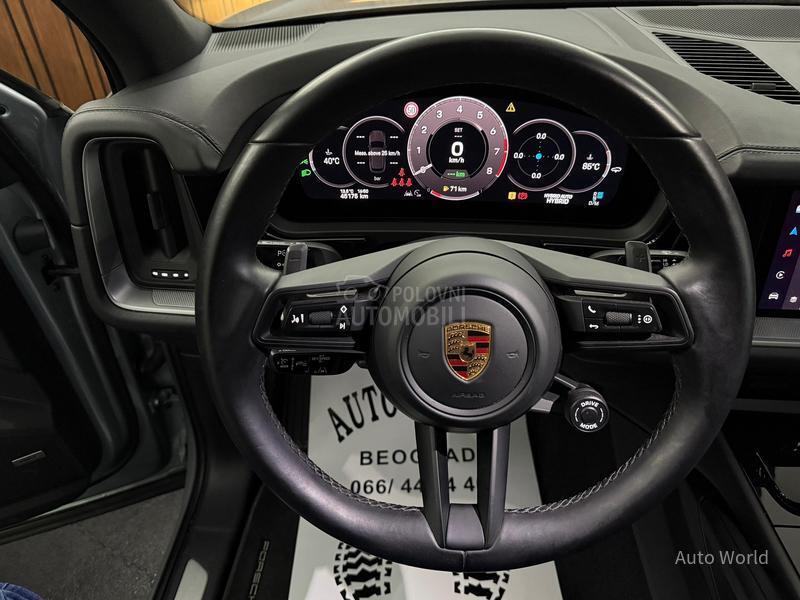 Porsche Cayenne E-Hybrid Pano