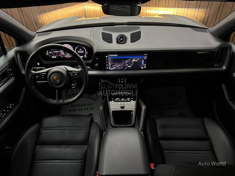 Porsche Cayenne E-Hybrid Pano