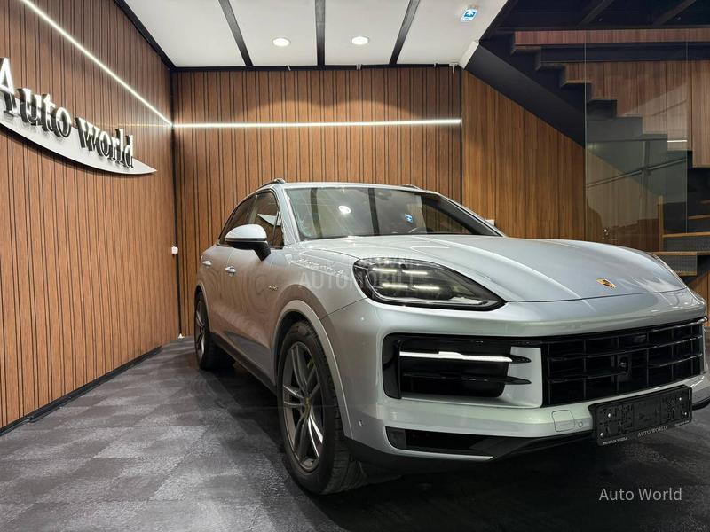 Porsche Cayenne E-Hybrid Pano