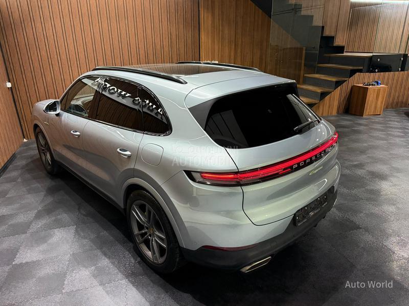 Porsche Cayenne E-Hybrid Pano