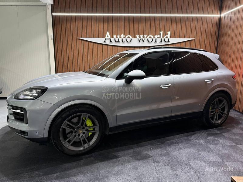 Porsche Cayenne E-Hybrid Pano