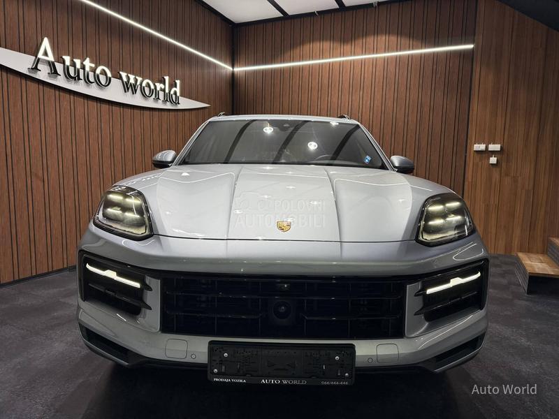 Porsche Cayenne E-Hybrid Pano