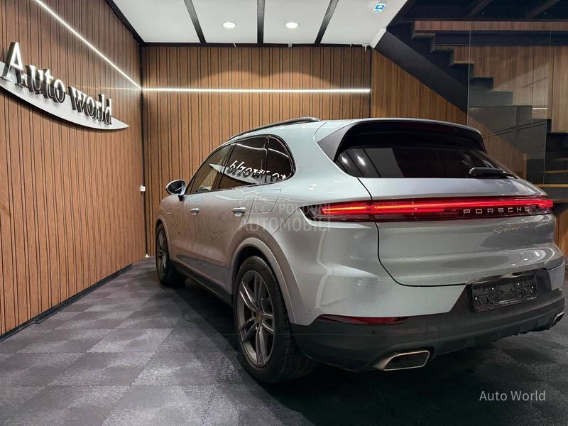 Porsche Cayenne E-Hybrid Pano